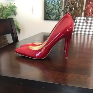 Ivanka Trump Kayden Red 8.5 new